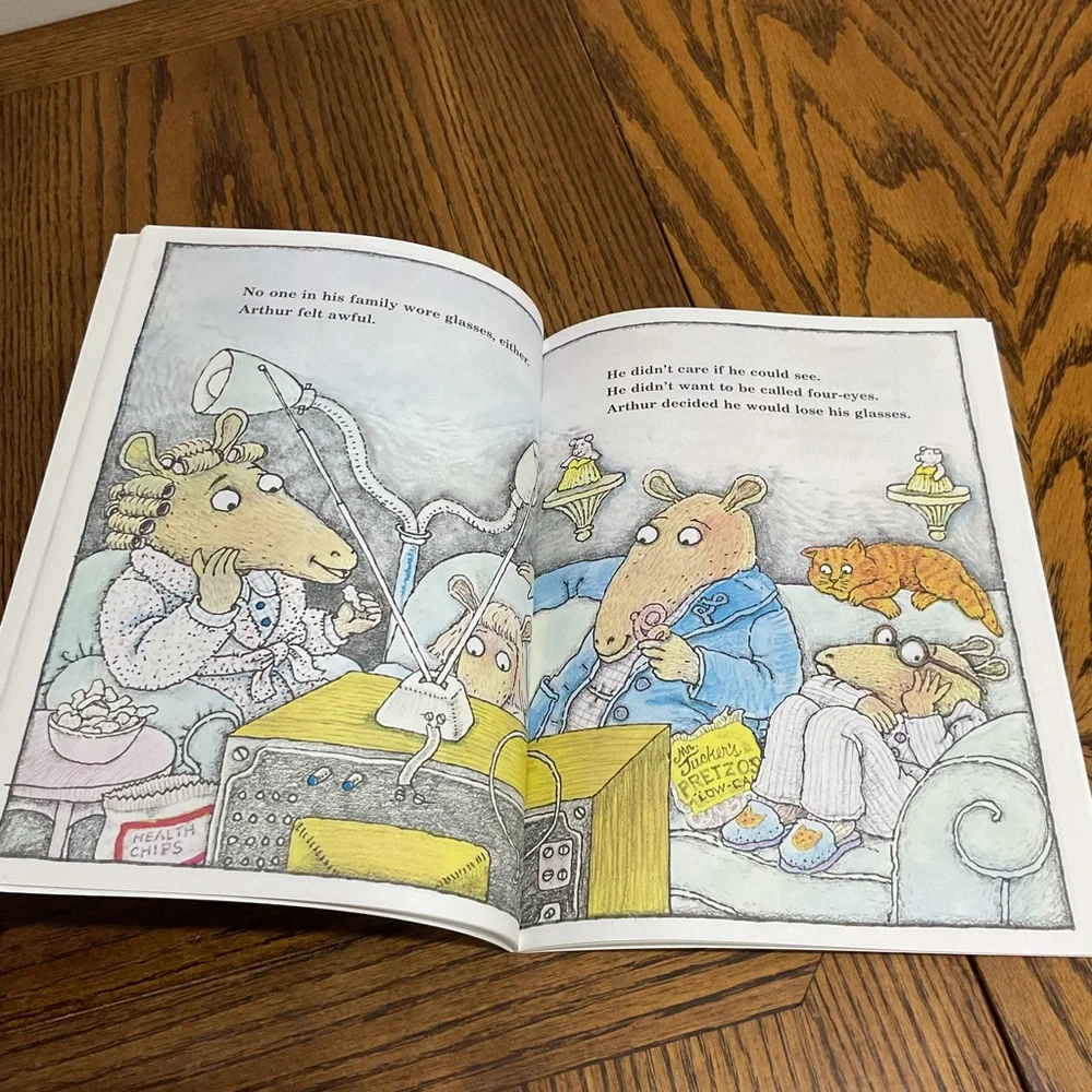 3 Arthur books and 3 Fly Guy books